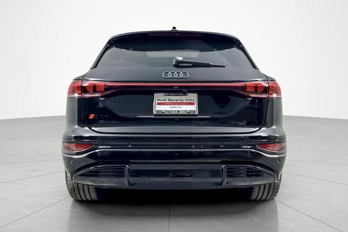 2025 Audi SQ6 e-tron Prestige quattro