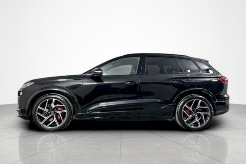 2025 Audi SQ6 e-tron Prestige quattro