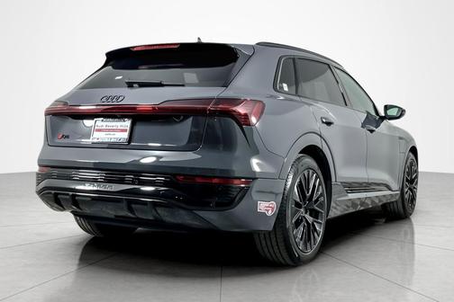 2024 Audi Q8 e-tron Prestige