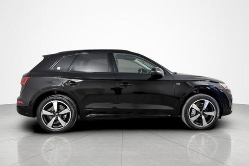 2022 Audi Q5 45 S line Premium Plus