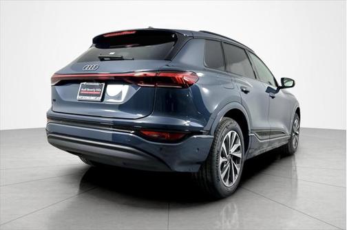 2025 Audi Q6 e-tron Premium quattro