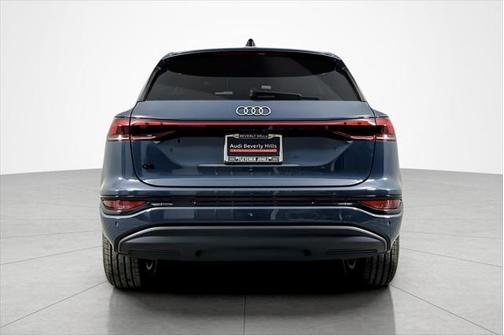 2025 Audi Q6 e-tron Premium quattro