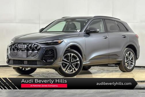 Daytona Gray Pearl Effect 2026 Audi Q5 Premium TFSI quattro S tronic