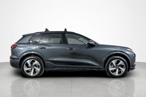 2025 Audi Q6 e-tron Premium Plus quattro