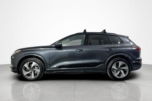 2025 Audi Q6 e-tron Premium Plus quattro