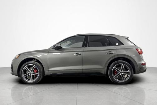 Chronos Gray Metallic 2024 Audi Q5 55 S line Premium Plus