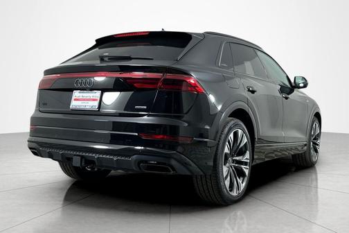 Mythos Black Metallic 2026 Audi Q8 55 Premium Plus
