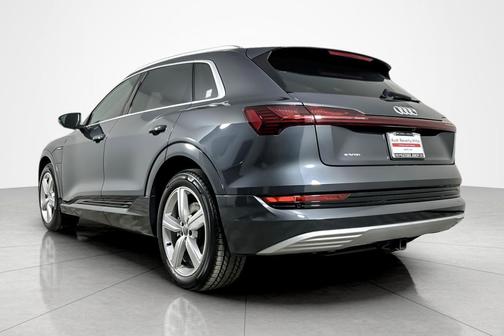 2019 Audi e-tron Premium Plus