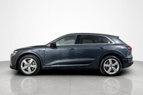 2019 Audi e-tron Premium Plus