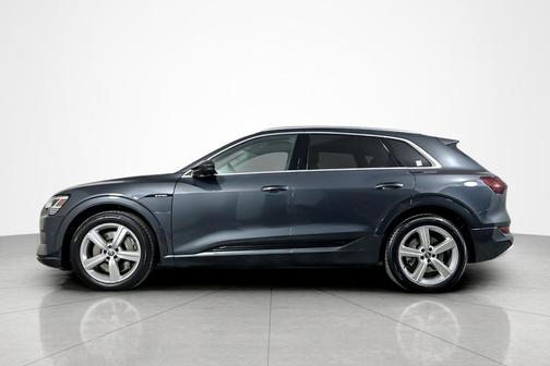 2019 Audi e-tron Premium Plus
