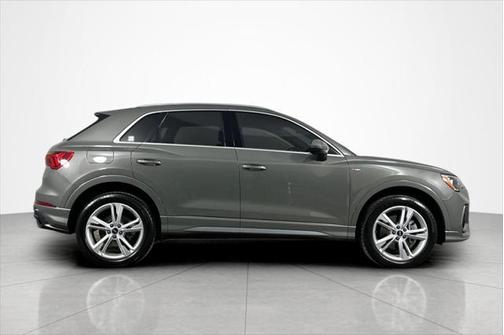 2022 Audi Q3 45 S line Premium