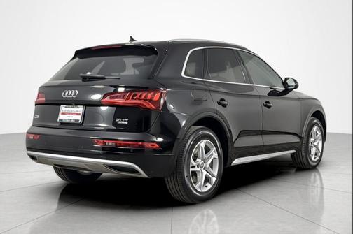 Brilliant Black 2018 Audi Q5 2.0T Premium Plus