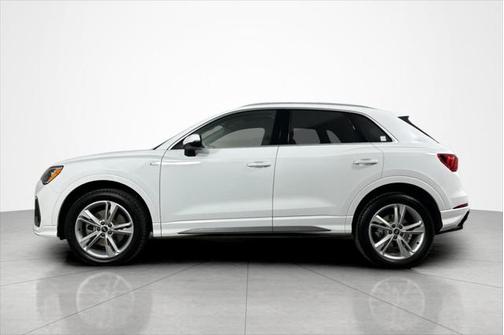 2022 Audi Q3 45 S line Premium