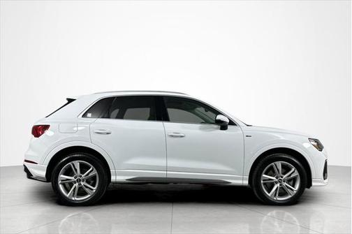 2022 Audi Q3 45 S line Premium