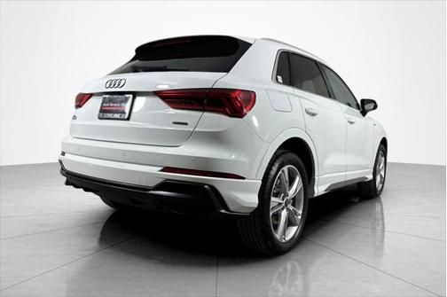 2022 Audi Q3 45 S line Premium