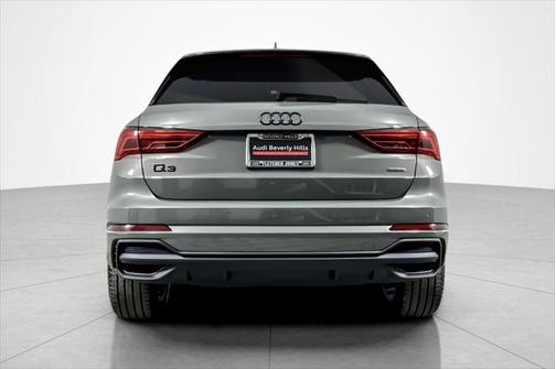 2025 Audi Q3 Premium 45 TFSI S line quattro Tiptronic