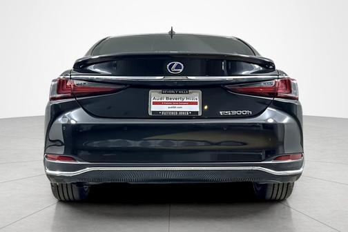 2022 Lexus ES 300h Base