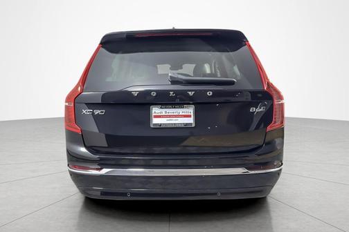 Onyx Black Metallic 2024 Volvo XC90 B6 Plus Bright Theme 7-Seater