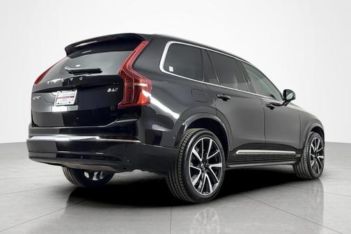 Onyx Black Metallic 2024 Volvo XC90 B6 Plus Bright Theme 7-Seater