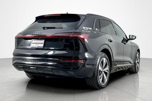 2024 Audi Q8 e-tron Premium