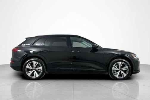 2024 Audi Q8 e-tron Premium