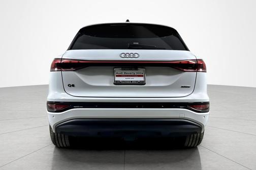 2025 Audi Q6 e-tron Premium quattro