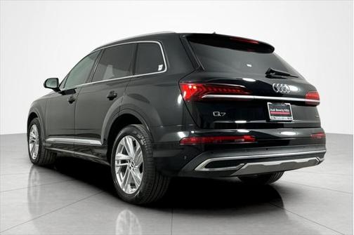 2022 Audi Q7 45 Premium Plus