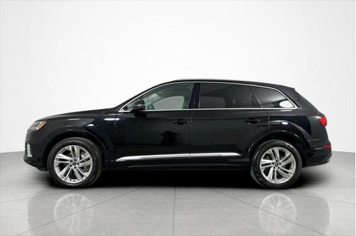 2022 Audi Q7 45 Premium Plus