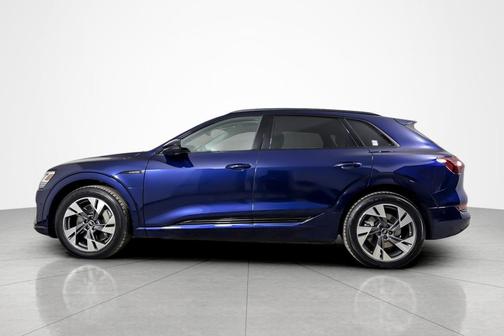 2023 Audi e-tron Premium quattro