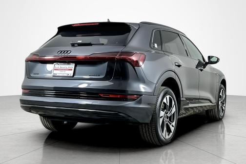 2023 Audi e-tron Premium quattro