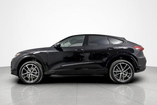 Mythos Black Metallic 2026 Audi Q5 Sportback Premium Plus TFSI quattro S tronic