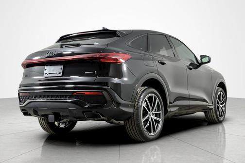 Mythos Black Metallic 2026 Audi Q5 Sportback Premium Plus TFSI quattro S tronic