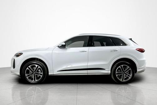 2025 Audi Q5 Premium TFSI quattro S tronic
