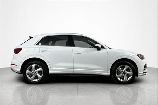 2022 Audi Q3 40 Premium