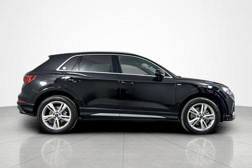 2024 Audi Q3 Premium 45 TFSI S line quattro Tiptronic