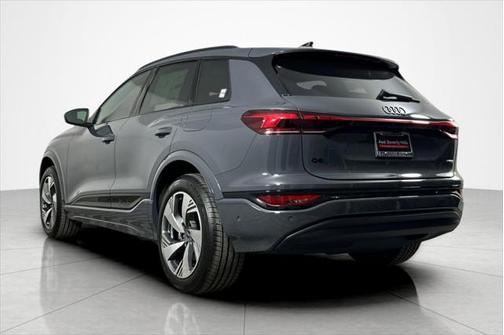 2025 Audi Q6 e-tron Premium Plus quattro