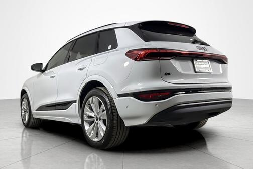 2025 Audi Q6 e-tron Premium Plus