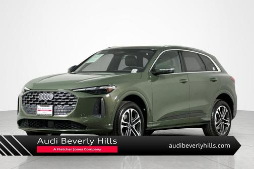 District Green Metallic 2025 Audi Q5 Premium TFSI quattro S tronic