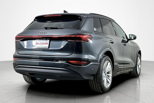 2025 Audi Q6 e-tron Premium