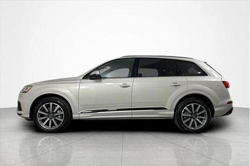 2022 Audi Q7 45 Premium Plus