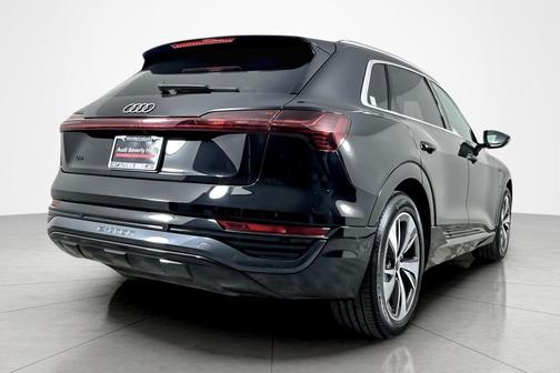 2024 Audi Q8 e-tron Premium Plus