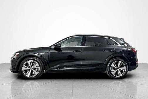 2024 Audi Q8 e-tron Premium Plus