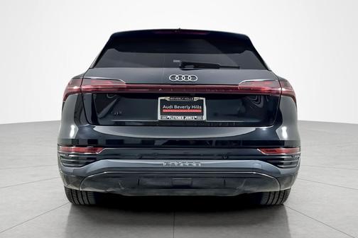 2024 Audi Q8 e-tron Premium Plus