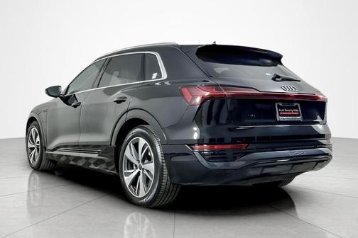 2024 Audi Q8 e-tron Premium Plus