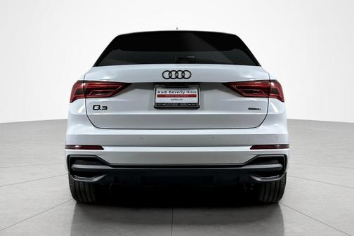 2025 Audi Q3 Premium 45 TFSI S line quattro Tiptronic