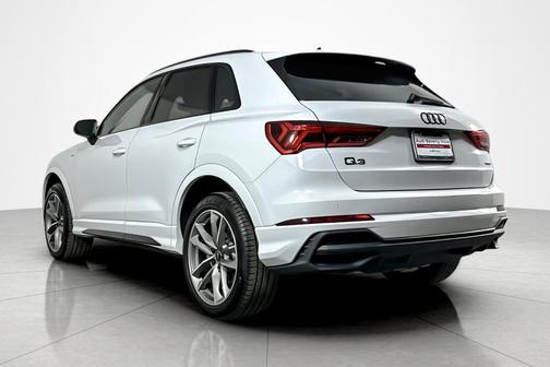 2025 Audi Q3 Premium 45 TFSI S line quattro Tiptronic