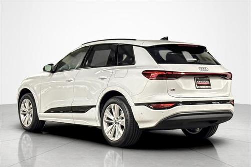 2025 Audi Q6 e-tron Premium