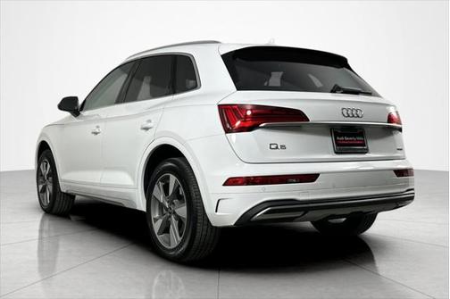 2022 Audi Q5 40 Premium Plus
