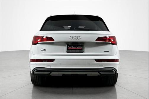 2022 Audi Q5 40 Premium Plus