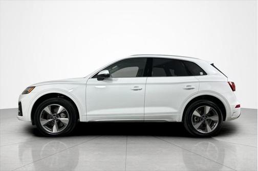 2022 Audi Q5 40 Premium Plus